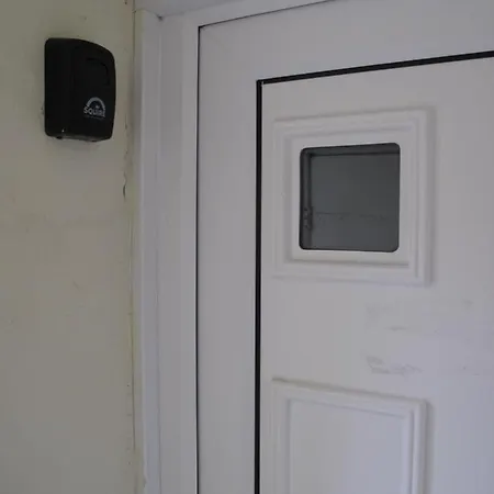 Scarborough, South Cliff Seaside Garden דירה סקארבורו