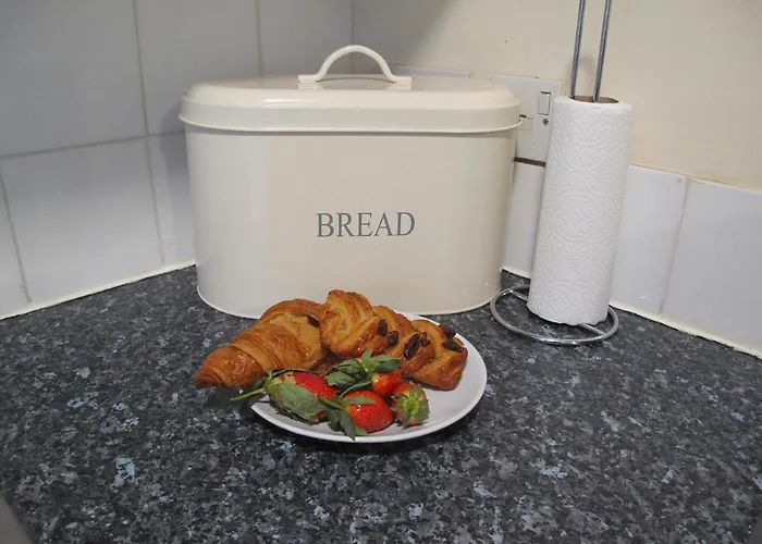 Scarborough, South Cliff Seaside Garden Apartment