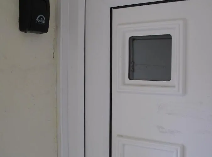 Scarborough, South Cliff Seaside Garden Apartment Scarborough